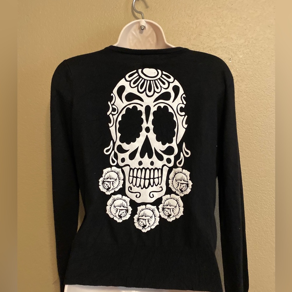 Runaway Teenager Button Up Black Sweater with Skull and Roses Size Large